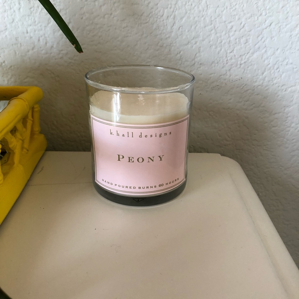 NIB - New in box K. Hall designs peony candle